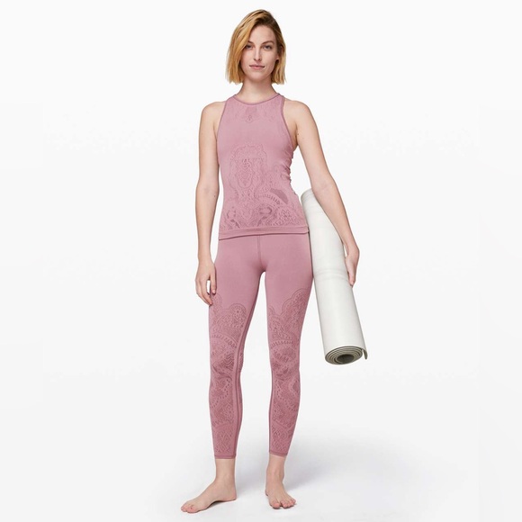 lululemon athletica Tops - Lululemon Reveal Tank *Zen Expression Vintage Mauve Size 6?